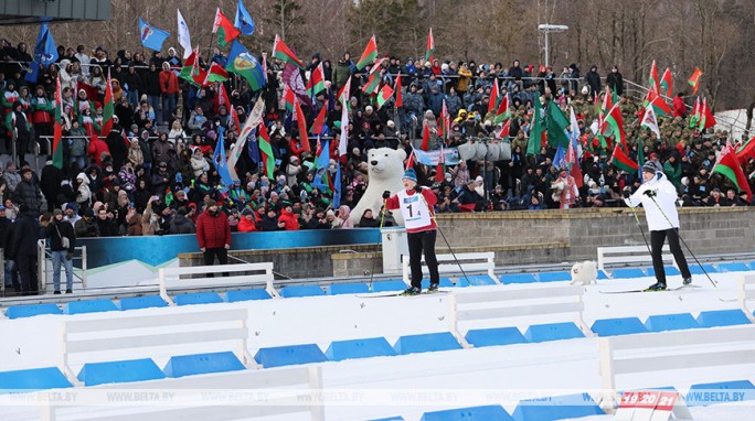 Команда Президента Беларуси первой пришла к финишу в биатлонной эстафетной гонке на 'Минской лыжне'