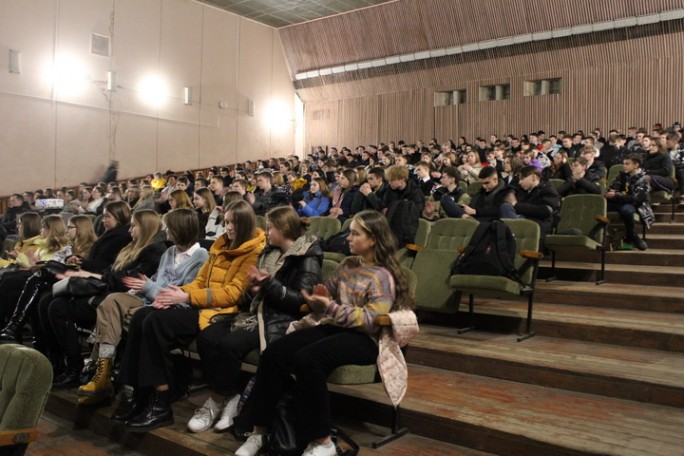 Молодёжь говорит наркотикам НЕТ! Познавательный киносеанс для мостовских старшеклассников