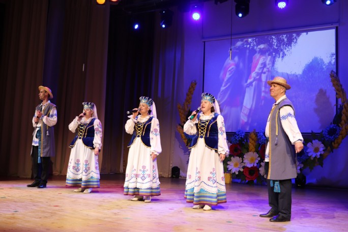 Мостовчане праздновали День единения народов Беларуси и России