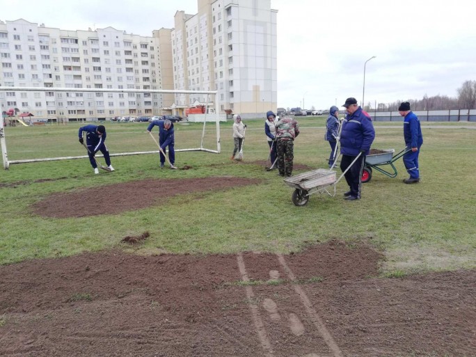 ФОТОФАКТ. Мостовчане принимают активное участие в Республиканском субботнике