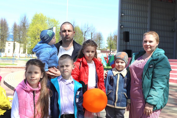 Многодетная семья Маркевич из Лунно строит своё настоящее и будущее на родной земле
