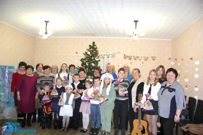 В Мостах прошло традиционное семейное мероприятие «Бабушкин хоровод»