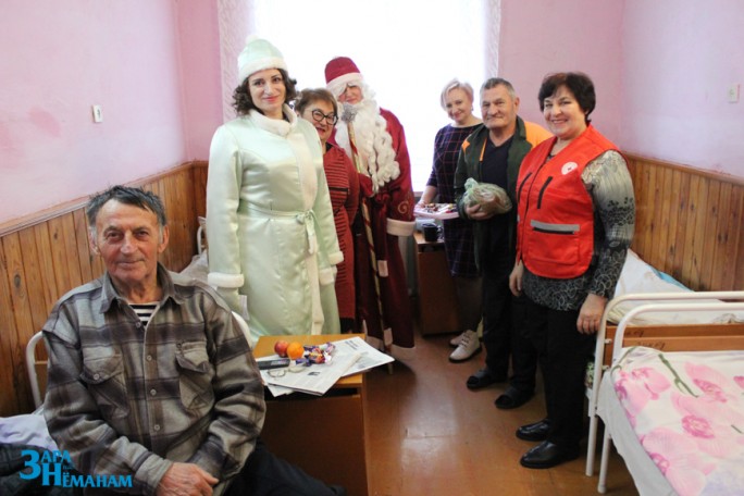 В Дубненскую больницу – с подарками и поздравлениями