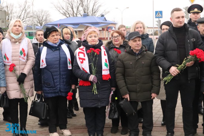 Мостовчане почтили память воинов-интернационалистов, с честью и достоинством выполнивших свой воинский долг