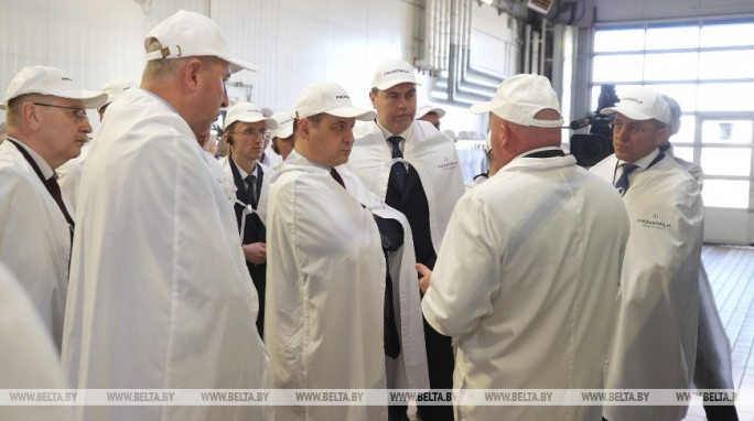 Головченко посетил завод 'Праймилк' в Щучине