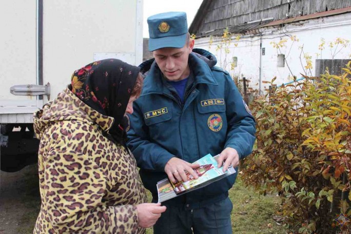 За безопасность вместе с мостовскими спасателями-пожарными