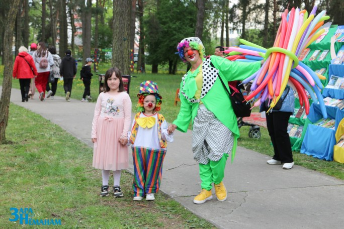В Мостах прошёл районный фестиваль «Семья за мир и созидание»