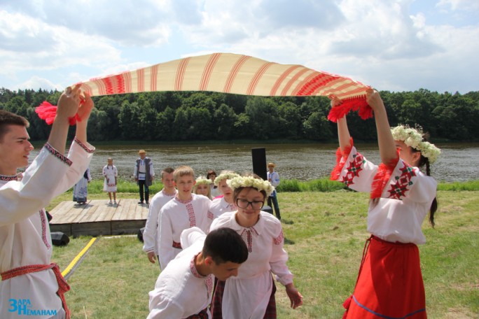 Мы – белорусы. Неман- наша река! В Мостах проходит арт-пикник “На хвалях Нёмана”