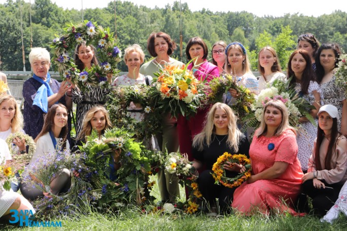«Дзявочы вянок Міра»: в Мостах прошёл областной этап конкурса молодёжного патриотического проекта Белорусского союза женщин