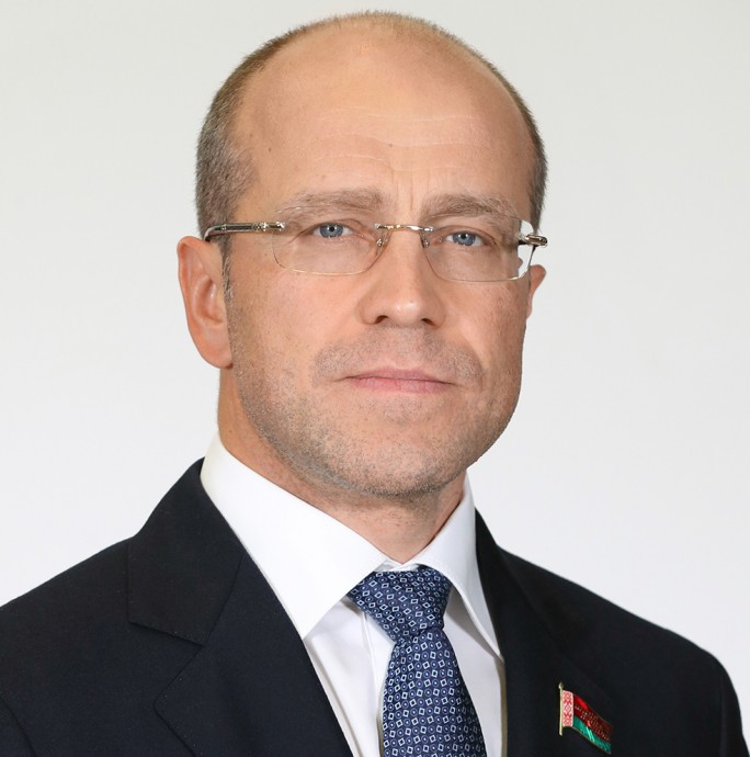 Прямую телефонную линию провел член Совета Республики Валентин Байко