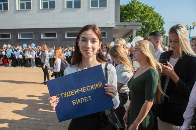 Без экзаменов или после собеседования. Кто сможет таким образом поступить в вуз в 2024 г.?