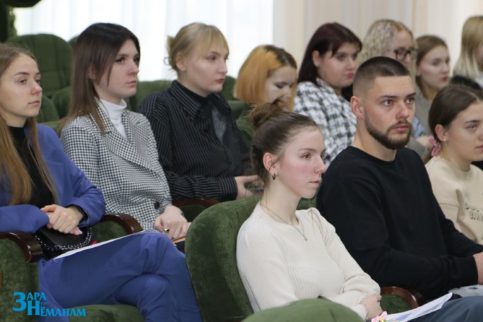 Молодые педагоги Мостовщины встретились с руководством района