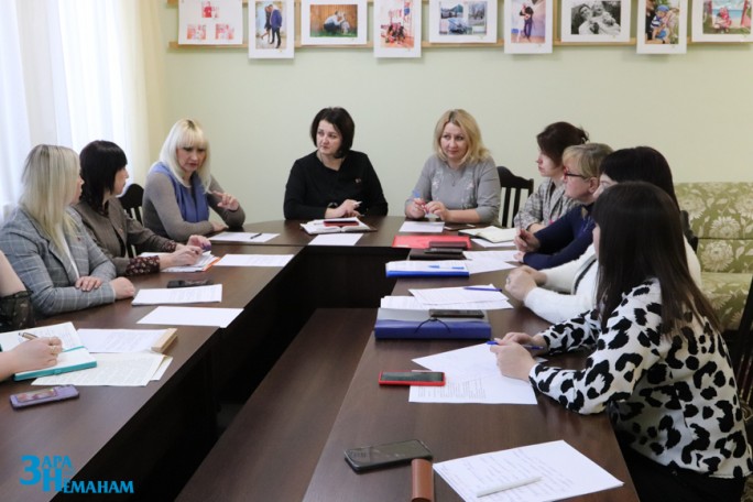 Работе с семьями, где есть факты семейно-бытовых конфликтов, было посвящено заседание межведомственной комиссии при Мостовском райисполкоме