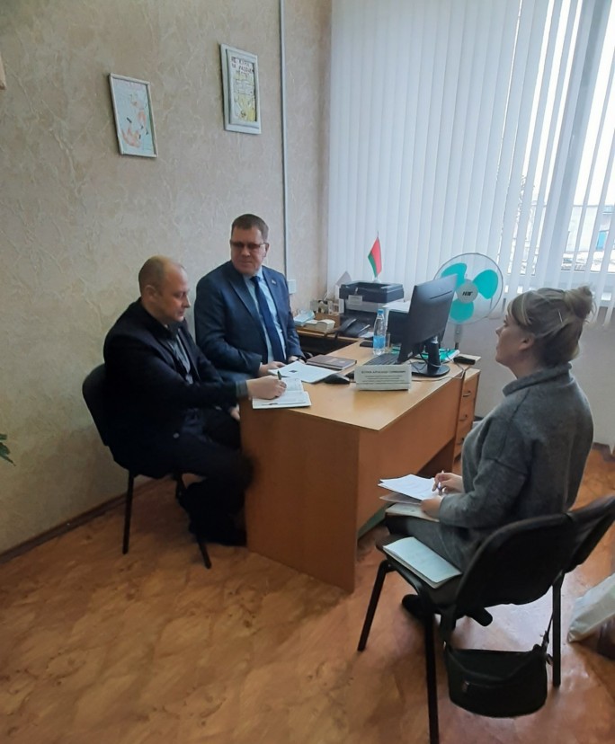 В управлении по труду, занятости и социальной защите Мостовского райисполкома состоялся приём граждан