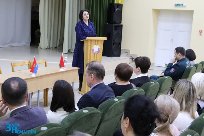 Актуальные вопросы выборов-2024 обсудили педагоги на встрече с заместителем председателя Мостовского райисполкома Мариной Давыдик