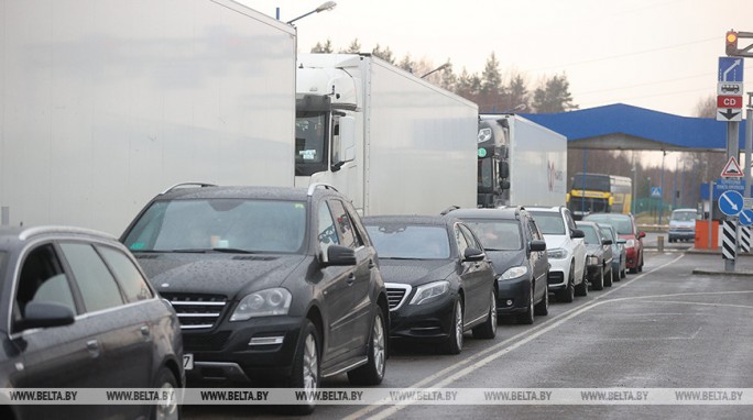 ГПК: около 2,6 тыс. грузовиков и более 500 легковушек ожидают въезда в ЕС на границе с Беларусью