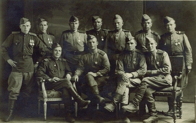 Мостовчан приглашают подарить музею фото военных лет из семейного архива