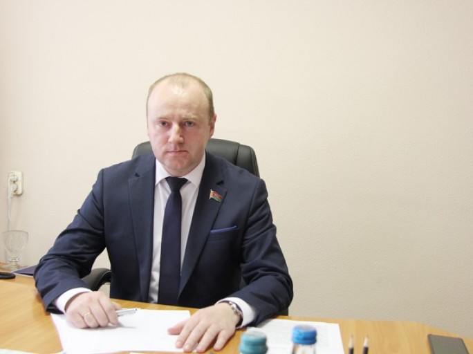 Депутат Палаты представителей Павел Михалюк провёл приём граждан в Мостах