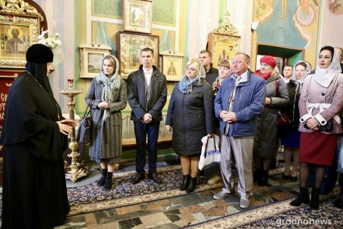 Счастливая семья – сильное государство. В рамках Недели родительской любви многодетные семьи Гродненщины встретились с настоятельницей Свято-Рождество-Богородичного монастыря игуменией Гавриилой